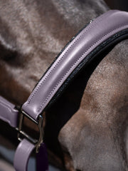 Equestrian Stockholm Lederhalfter Anatomic Glimmer - dark violet