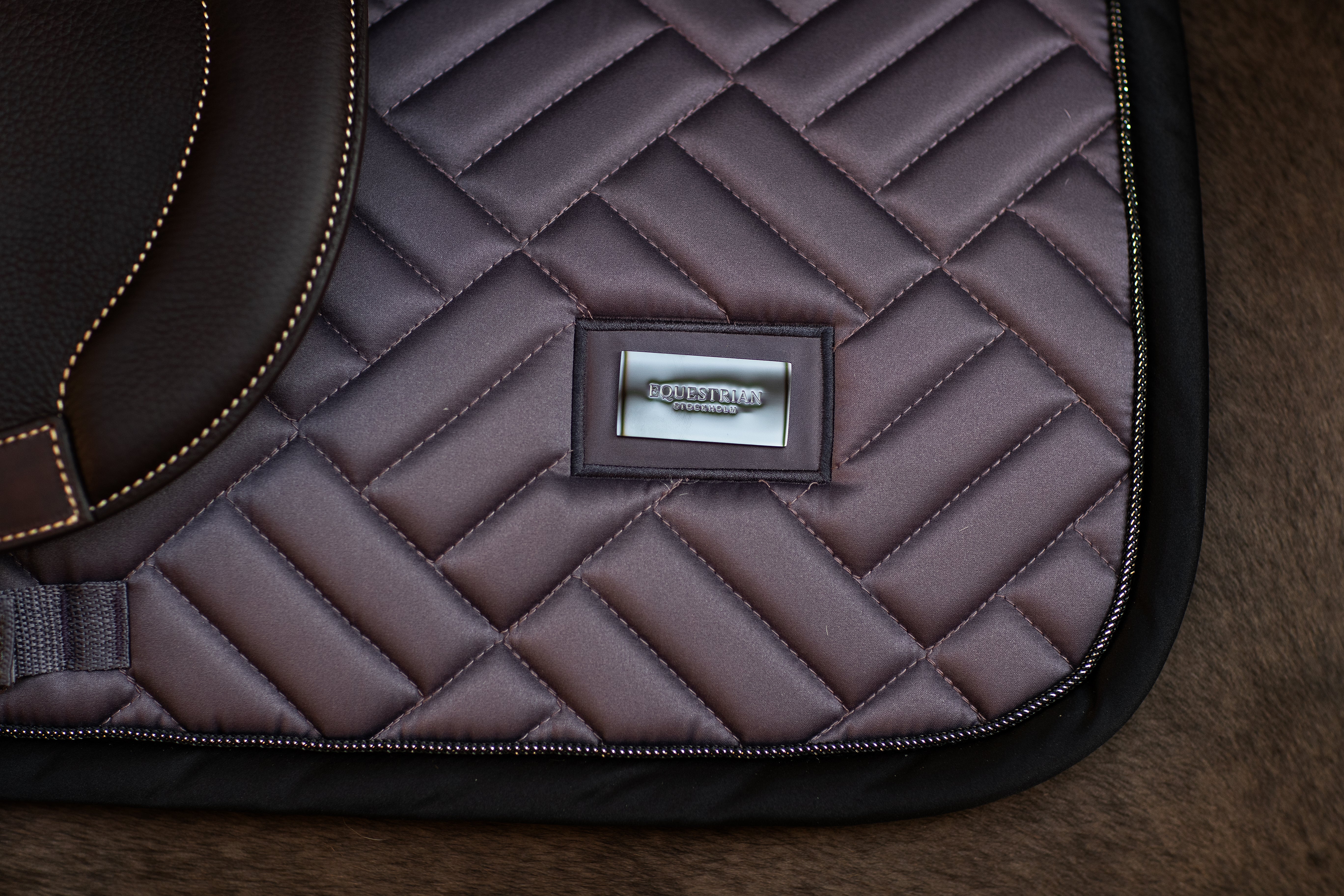 Equestrian Stockholm Schabracke Modern - dark violet
